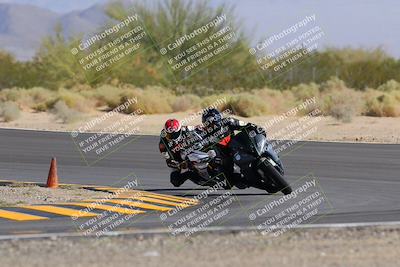 media/Oct-08-2022-SoCal Trackdays (Sat) [[1fc3beec89]]/Turn 10 (945am)/